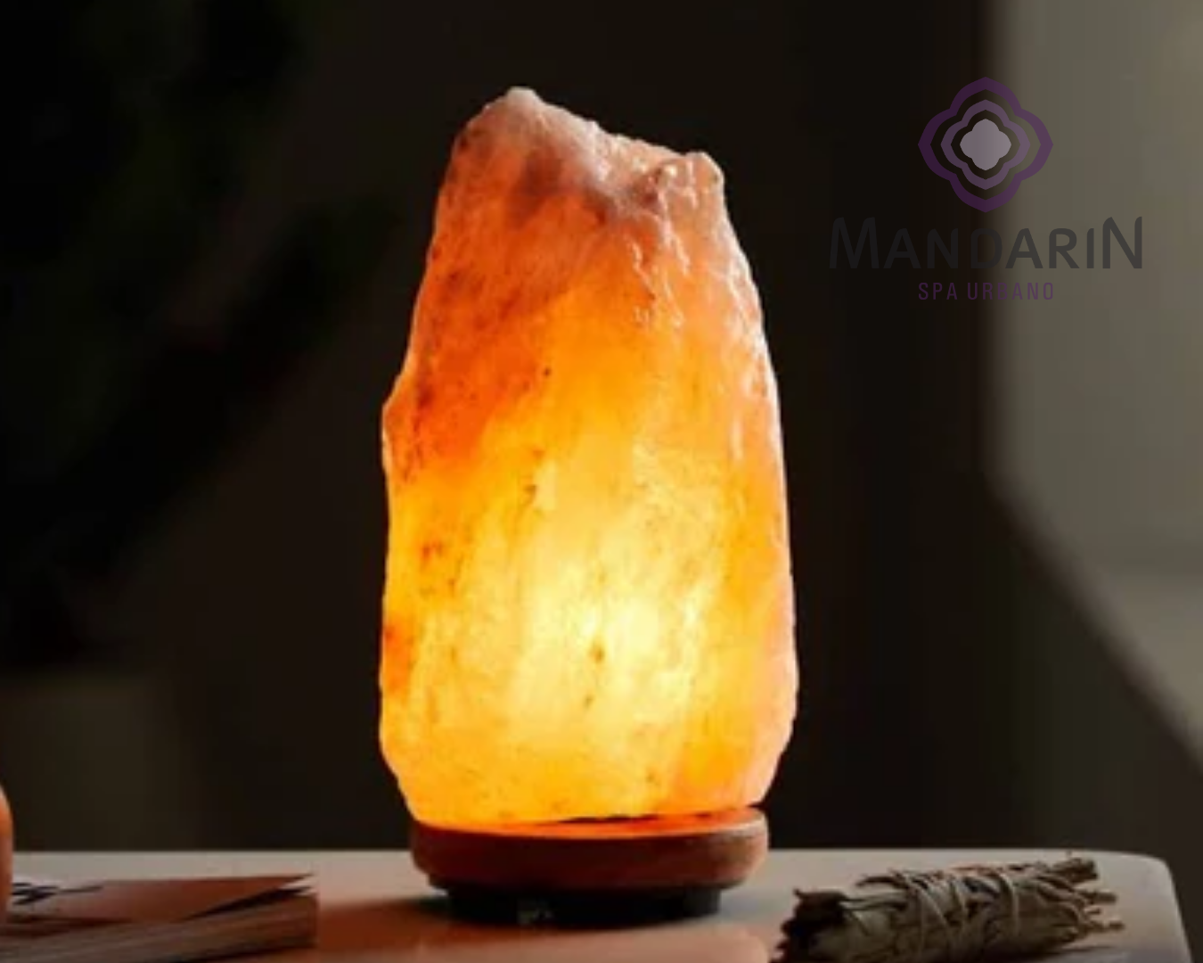 Luminária terapêutica em sal do Himalaia.